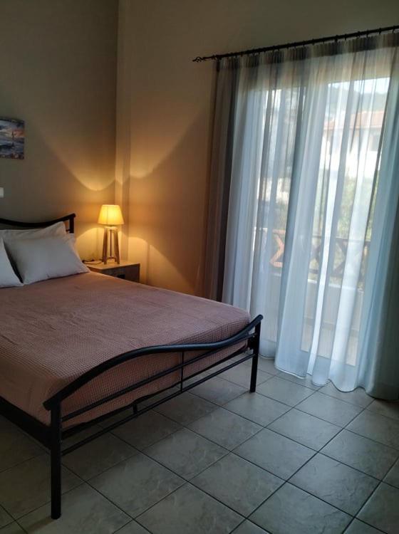 N&Μ Apartamento Méthana Exterior foto